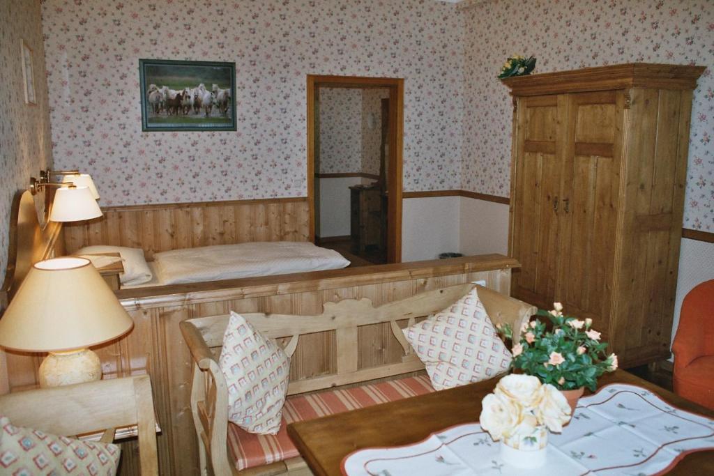 Hotel Meyer Kürten الغرفة الصورة